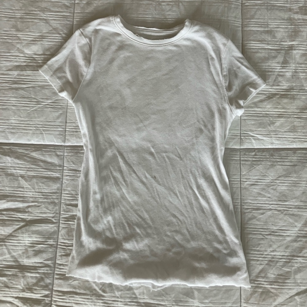 Women’s white basic ribbed top